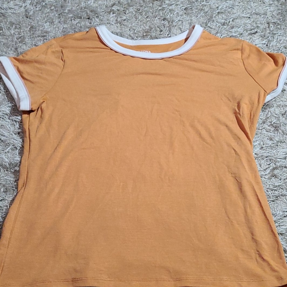 T-shirt - Picture 2 of 2